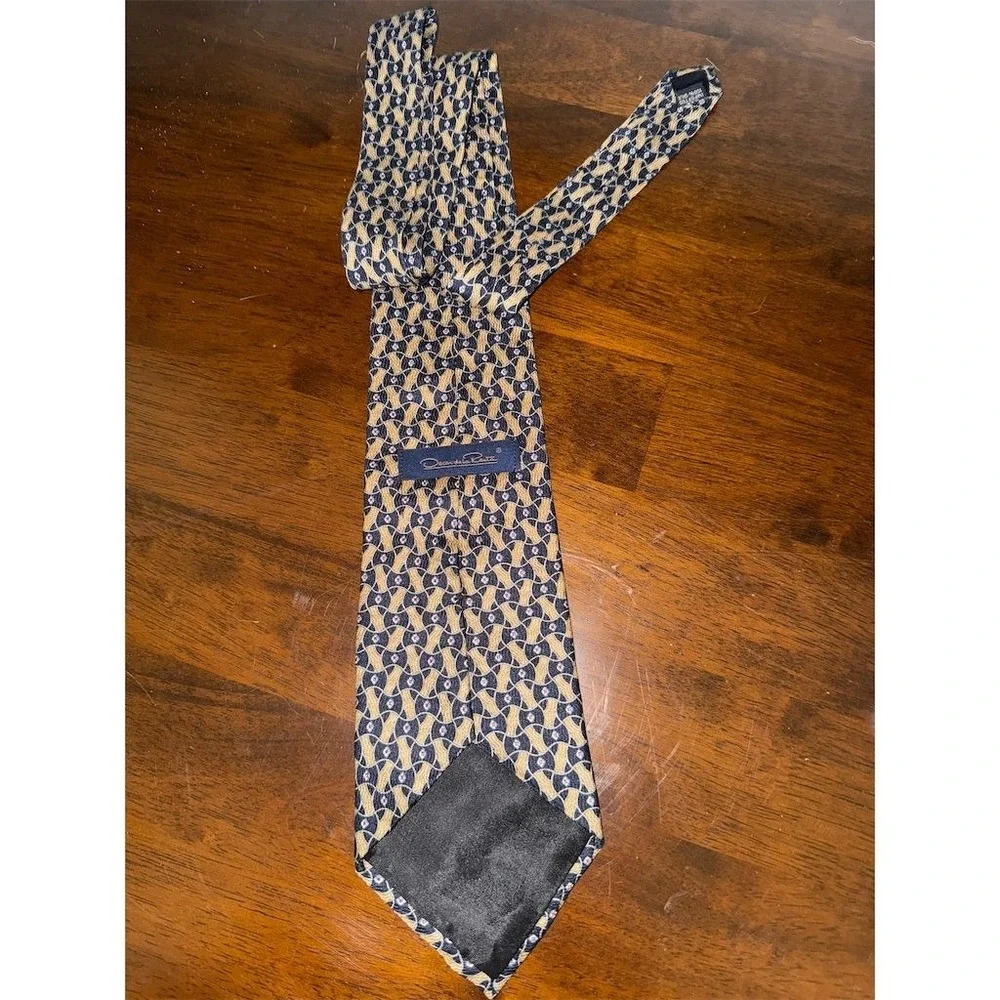 Oscar de la Renta Men's‎ Vtg Silk Geometric Pattern Necktie Careercore tie power